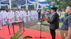 Bupati Tanjabtim Romi Haryanto saat melantik 45 Kepala Desa terpilih.