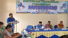 Mahruf SE, Ketua DPRD Tanjab Timur, saat menyampaikan sambutan di Musrenbang Kecamatan Geragai. Foto: Hambali/koransabak.com