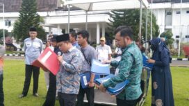 Wabup H Robby saat melakukan sidak absensi ASN dan PHTT. Foto: Arafik/koransabak.com