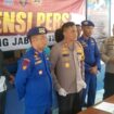 Kapolres Tanjab Timur, AKBP Heri Supriawan, didampingi Kasat Polairud Polres Tanjab Timur, AKP Ahmad Soekany Daulay, saat konferensi pers di Satpolairud  Polres Tanjab Timur. Foto: Arafik/koransabak.com