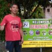 Suwarno, Ketua Kelompok Tani Perintis Jaya, saat disambangi di kediamannya.
