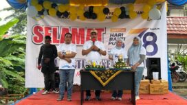 Kadis PUPR Tanjab Timur, Dedi Novrianika didampingi Sekdis PUPR, Sofyan, saat menyampaikan sambutan.