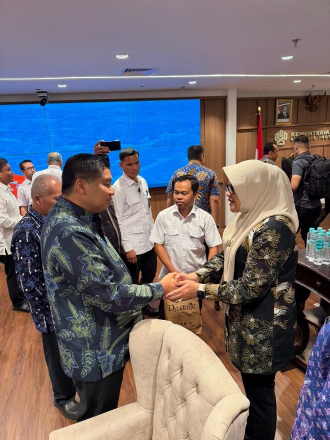 
 Temui Menteri PKP, Bupati Dillah Perjuangkan Ribuan Rumah Tak Layak Huni di Tanjabtim