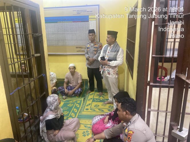 
 Hangatnya Suasana Ramadhan di Balik Jeruji Besi, Sat Tahti Polres Tanjab Timur Gelar Buka Puasa Bersama Tahanan