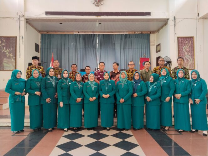 
 Ketua TP PKK Tanjab Timir Lantik Ketua TP PKK Kecamatan