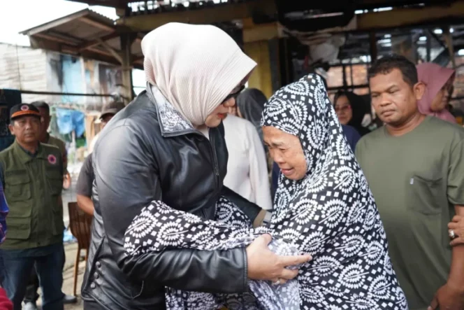 
 Bupati Hj Dillah Hich Tinjau dan Pastikan Bantuan untuk Korban Kebakaran Pemukiman di Pandan Jaya Tersalur Cepat