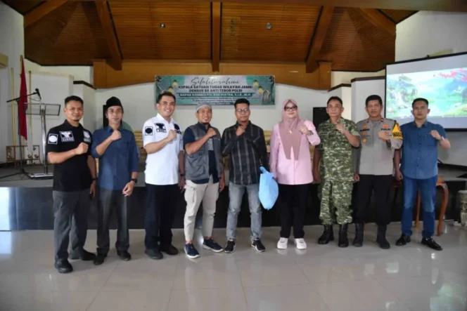 
 Bupati Tanjab Timur, Hj Dillah Hich, Sambut Kunjungan Kasatgaswil Jambi Densus 88