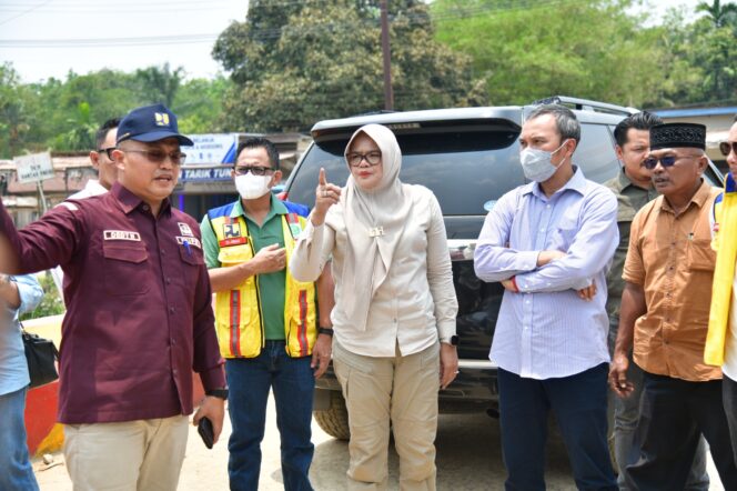 
 Tak Henti Hj Dillah Hich Mengetuk Pintu Pusat, Akhirnya Berbuah 90 Milyar